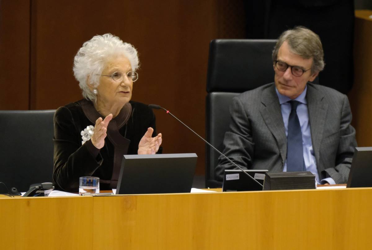 Liliana Segre al Parlamento europeo: "Ancora oggi qualcuno nega l'Olocausto"