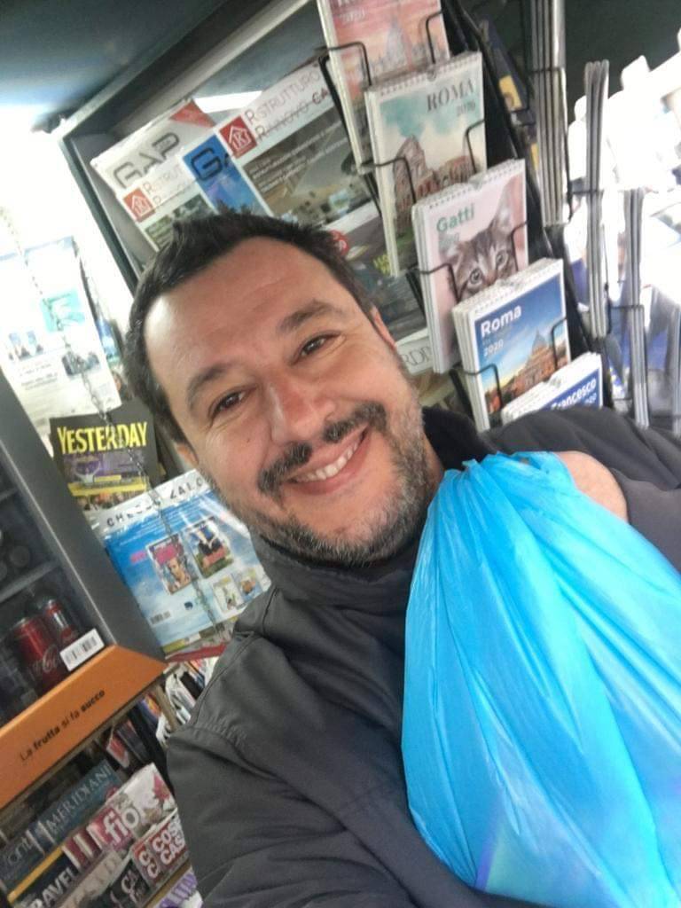 Salvini esulta: "Ho trovato gli slime e faccio felice mia figlia"