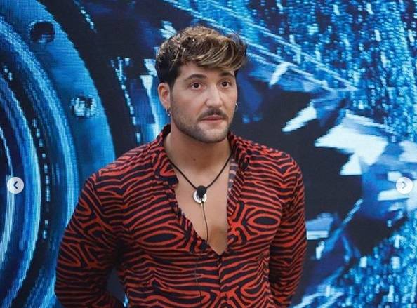 Gf Vip, Matteo Alessandroni si dichiara single e la fidanzata sbotta