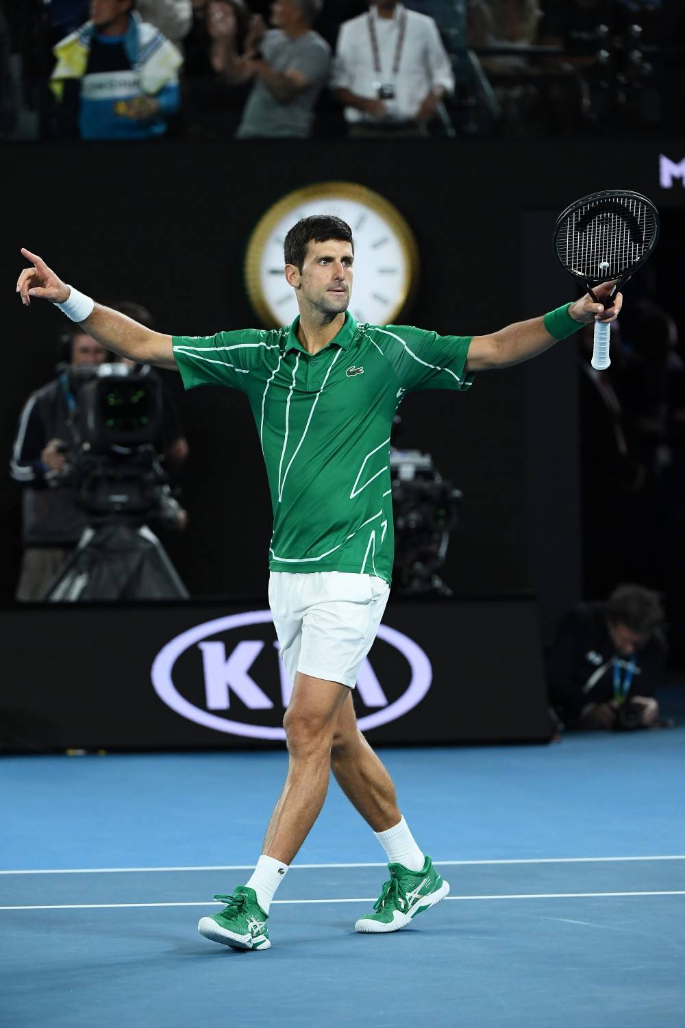 Australian Open, Djokovic trionfa ancora: battuto Thiem al 5 set