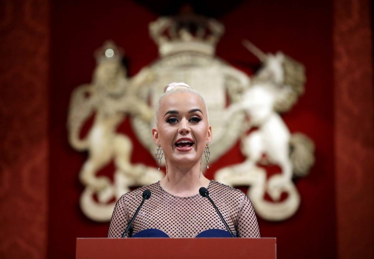 Katy Perry adora il Principe Carlo: "Un uomo gentile"