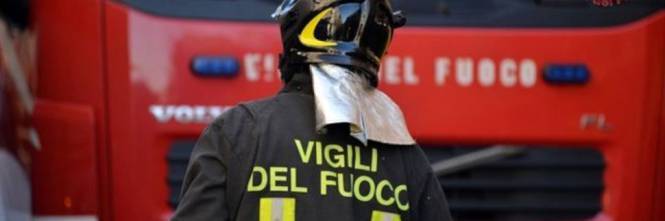 Lecce, incendio in una scuola: uno studente rimane ferito