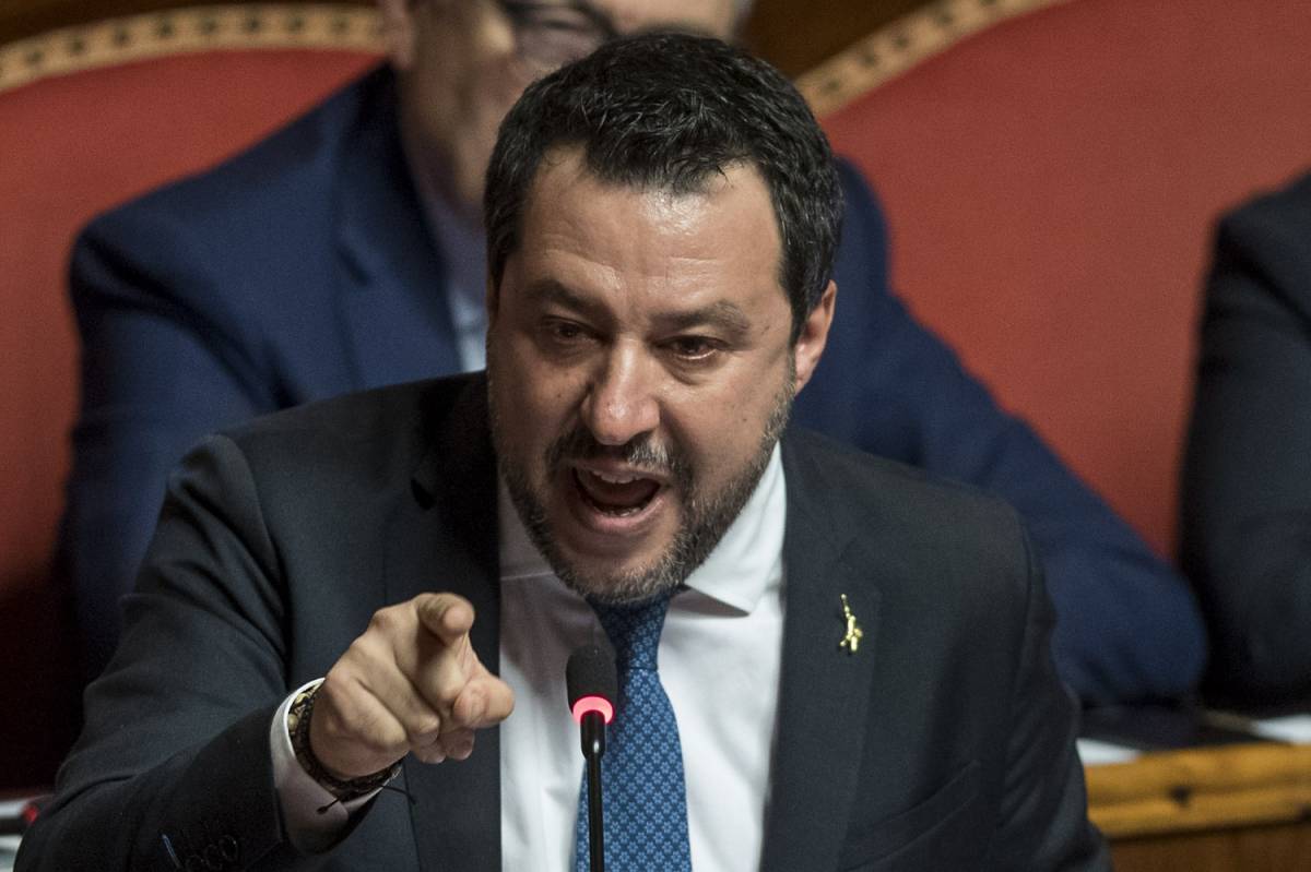 Open arms, Salvini si difende: "Doveva andare a Malta"