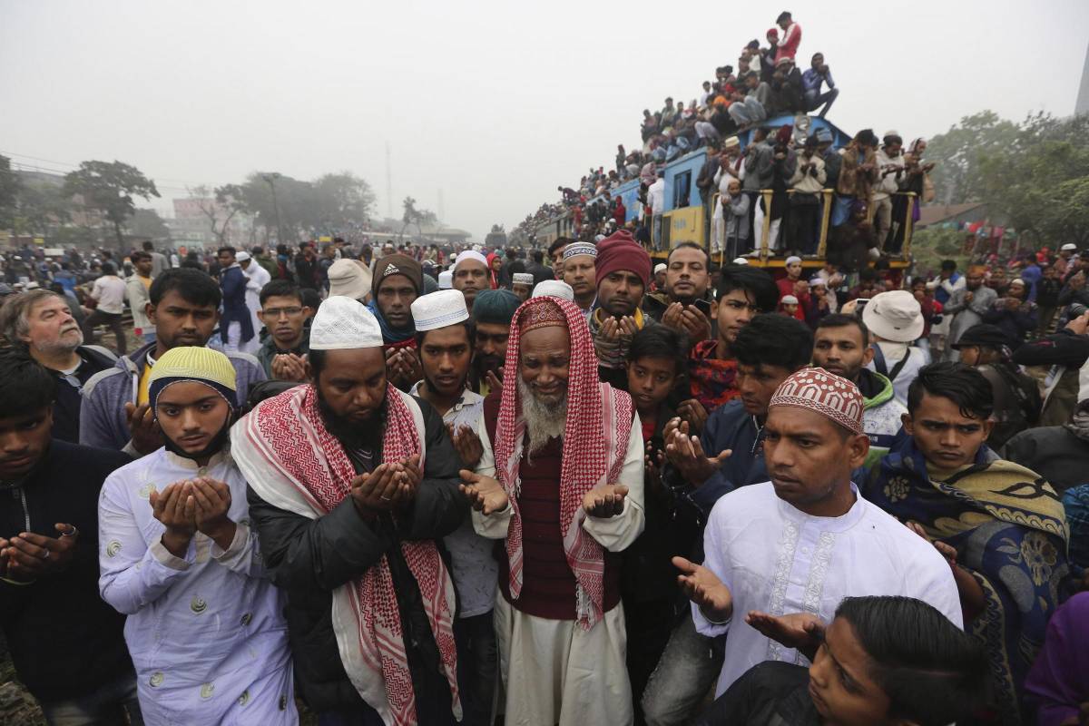 Bangladesh, primo funerale islamico per una prostituta