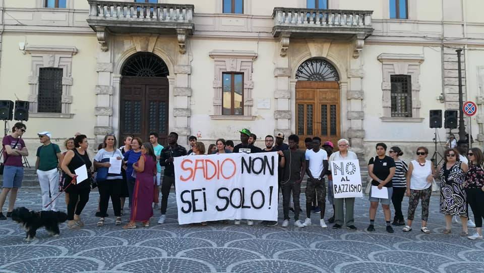 Senegalese accoltellato: nessun razzismo, si era ferito da solo