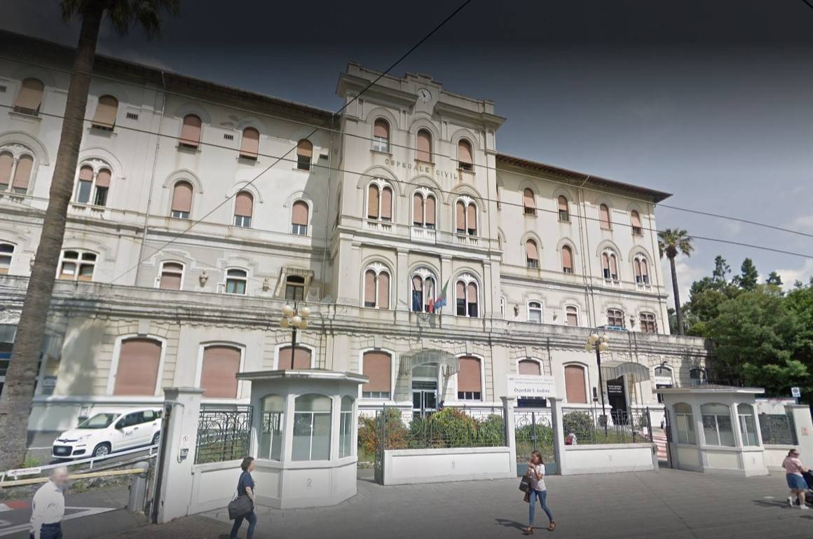 La Spezia, difese badante dal compagno: 92enne muore in ospedale