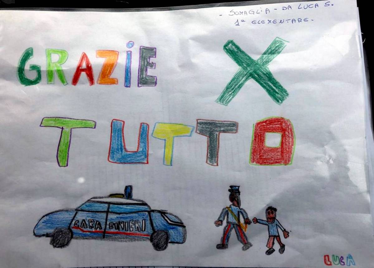 Virus, bambino fa un disegno per i carabinieri fermi al check point: "Grazie per tutto"
