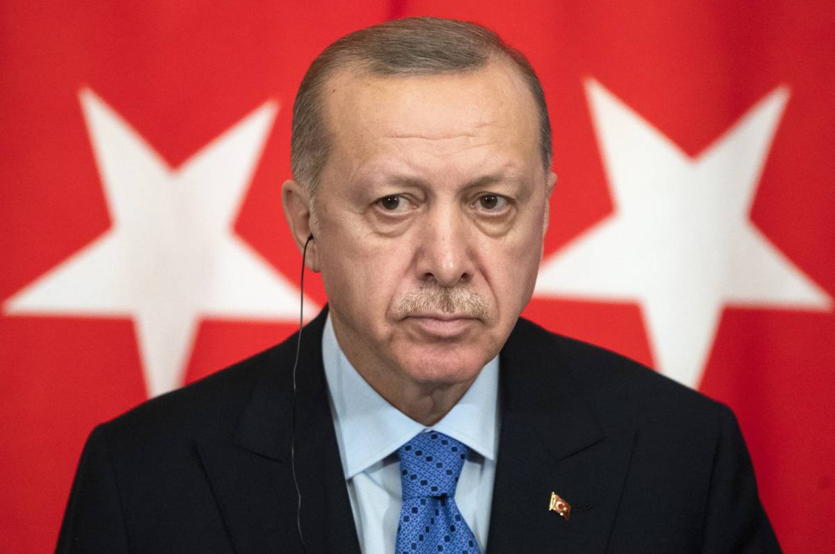 Erdogan bacchetta la Merkel: "L'accordo non va bene, va rivisto"