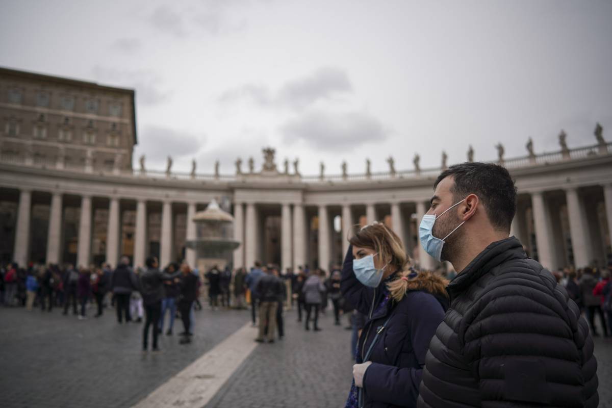 Vaticano, ora rischia di saltare pure l'Angelus del Papa