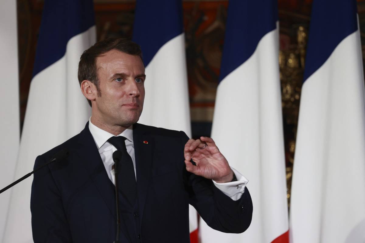 Coronavirus, accuse a Macron: "Sapeva tutto, ma non ha fatto nulla"