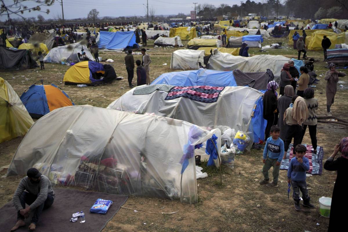 Il campo segreto della Grecia per espellere tutti i migranti