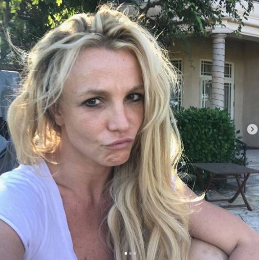 Britney Spears offre di pagare cibo e pannolini per i fan in quarantena