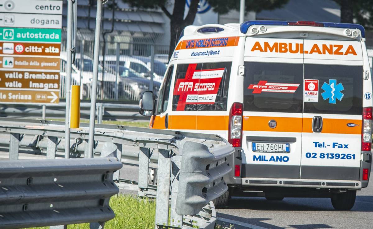 Positiva al Covid, con la sorella affitta un'ambulanza da Bergamo a Siena: denunciate