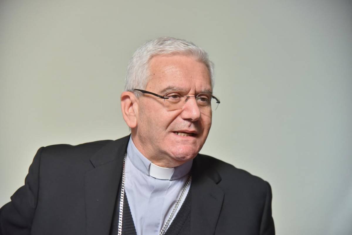 Il vescovo di Bergamo: "Accompagnamo da lontano i defunti"