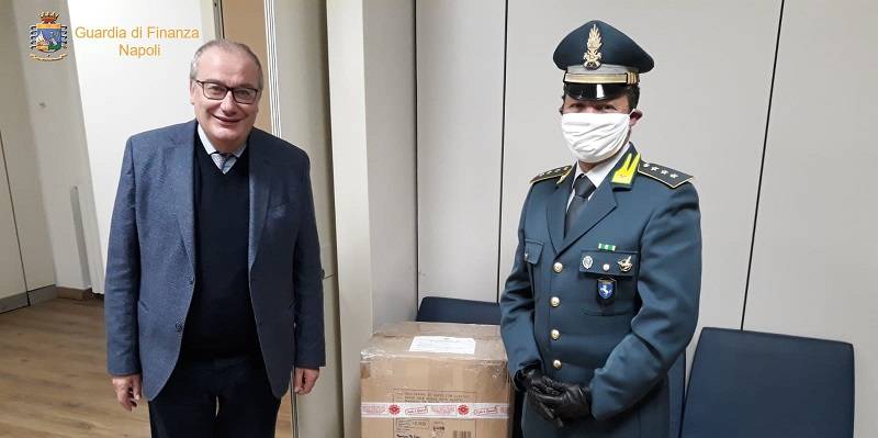 Le 10mila mascherine sequestrate donate all’ospedale Cotugno