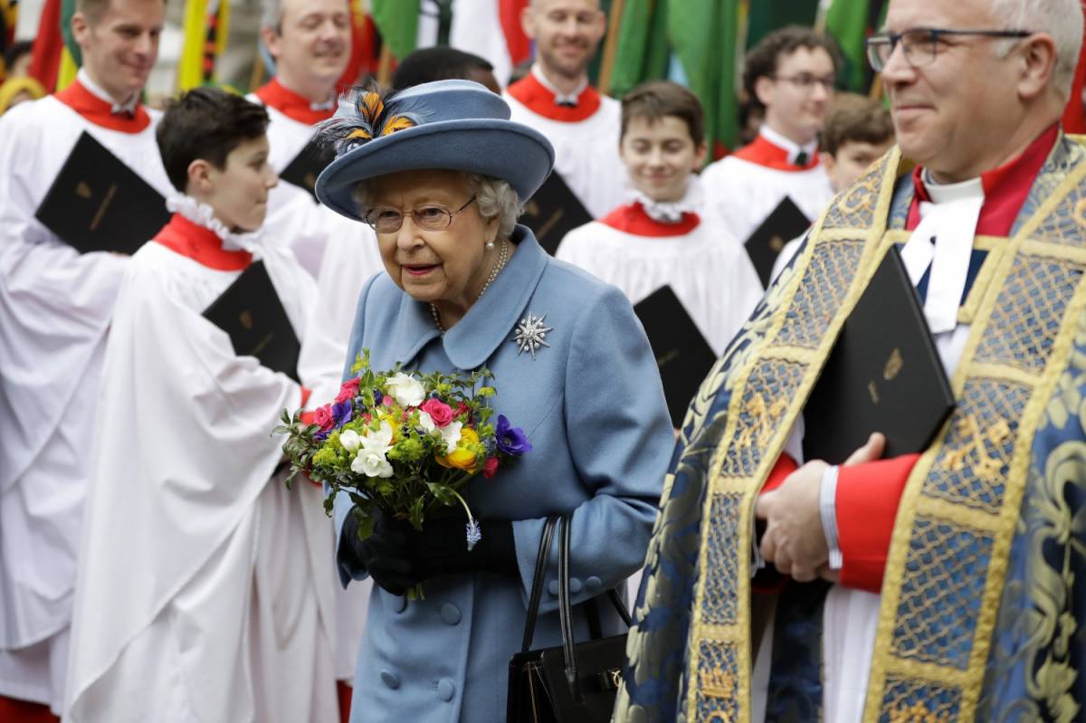 La regina Elisabetta vuole rientrare a Buckingham Palace
