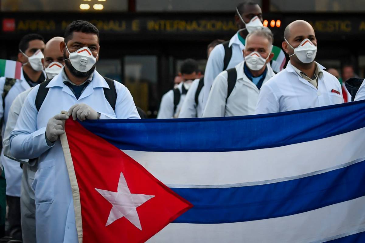 La denuncia dei medici dell'Avana: "Siamo schiavi al servizio del regime"