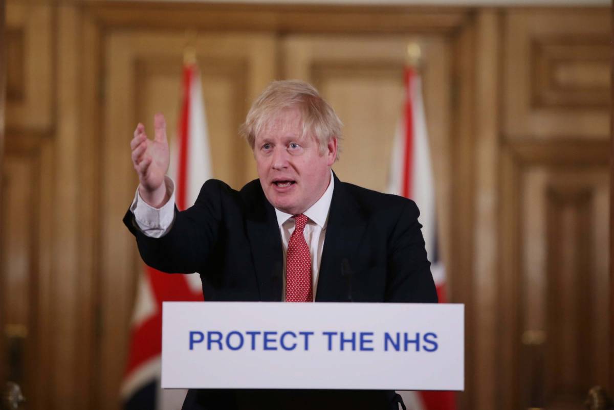 Covid-19, Boris Johnson annuncia: "In ospedale per test di routine"