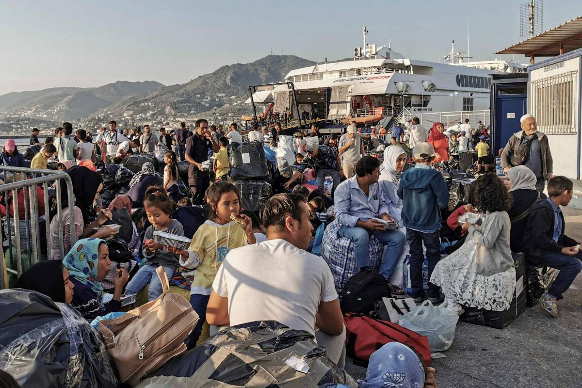 Un focolaio di coronavirus preoccupa la Grecia: 21 migranti contagiati