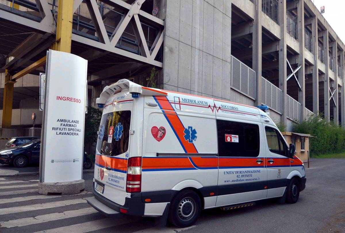Milano, apre l'ospedale in Fiera: arrivati i primi pazienti