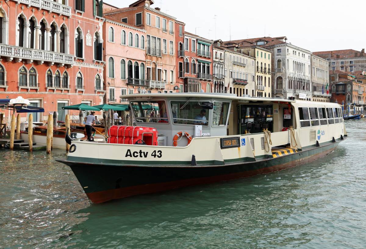 Venezia, due donne cadono dalla motonave e muoiono annegate