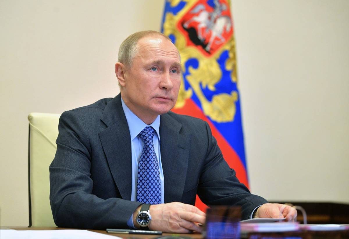 Putin cura con il mosaico il peggior calo di consensi