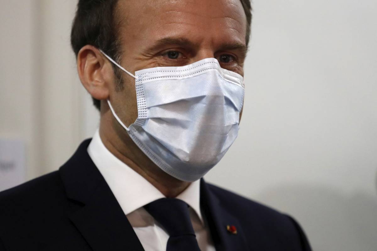 Macron: emergenza fino a luglio ma niente app per spostamenti