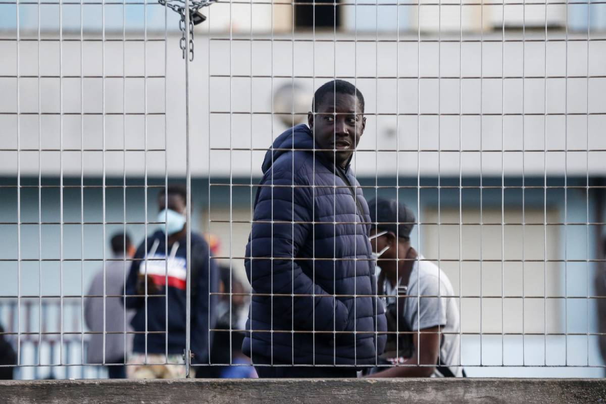 La Spagna espelle i migranti: in 600 prossimi al rimpatrio in Tunisia 