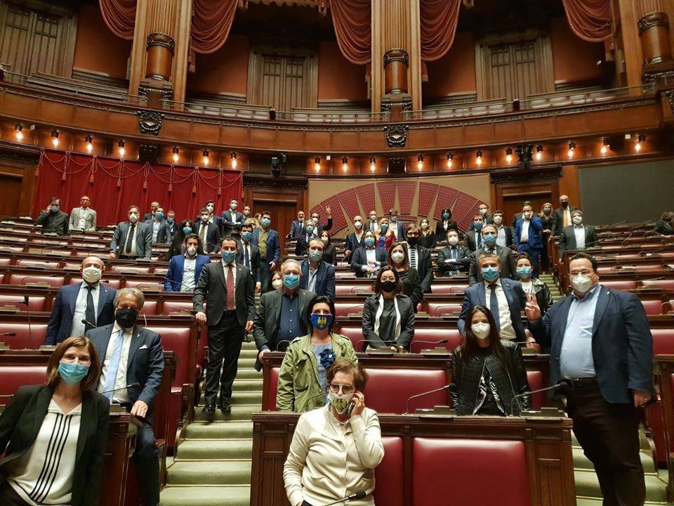 La Lega occupa il Parlamento: "Agli italiani servono risposte"