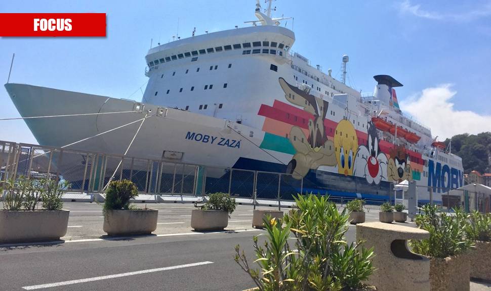 Nave quarantena per i migranti: ma non può fermare l'assalto alla Sicilia