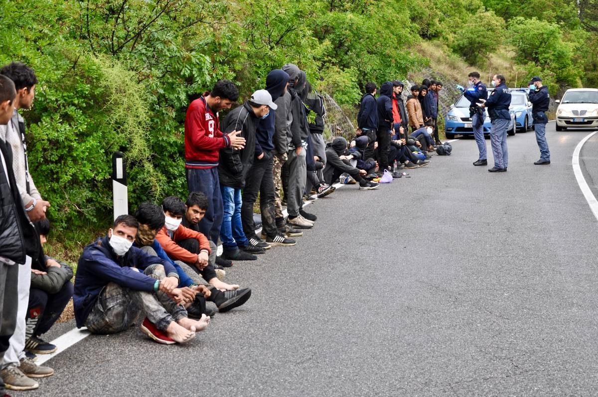 Il cavillo tedesco che "congela" ​le richieste d'asilo dei migranti