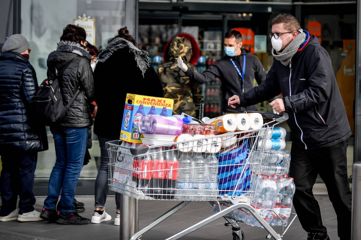 Quando e come finirà la pandemia: la tensione sociale fuori controllo