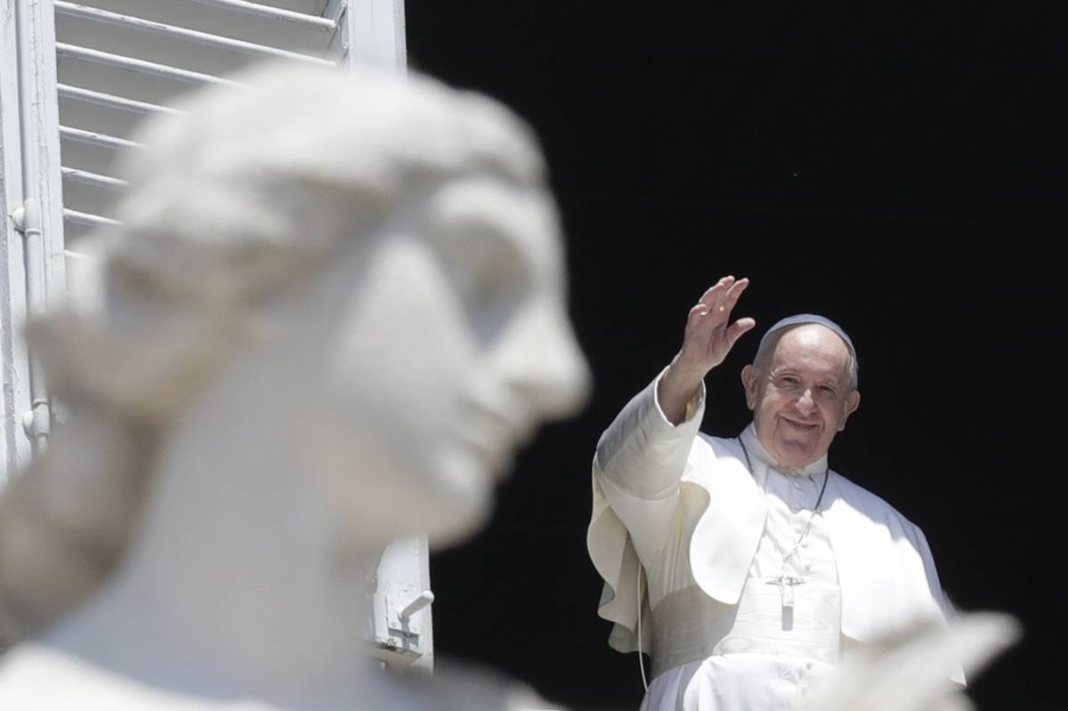 Il Papa "apre" i porti: "Dio ci chiede di sbarcare"