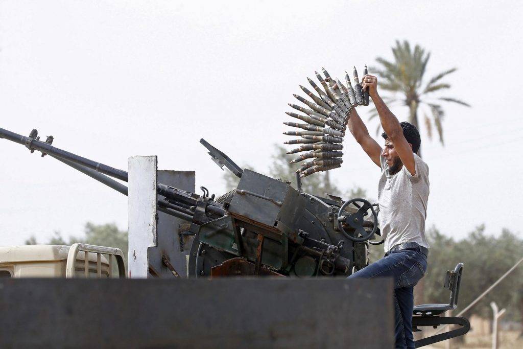 Haftar annuncia ritiro da Tripoli, Al Sarraj: "Annienteremo il nemico"