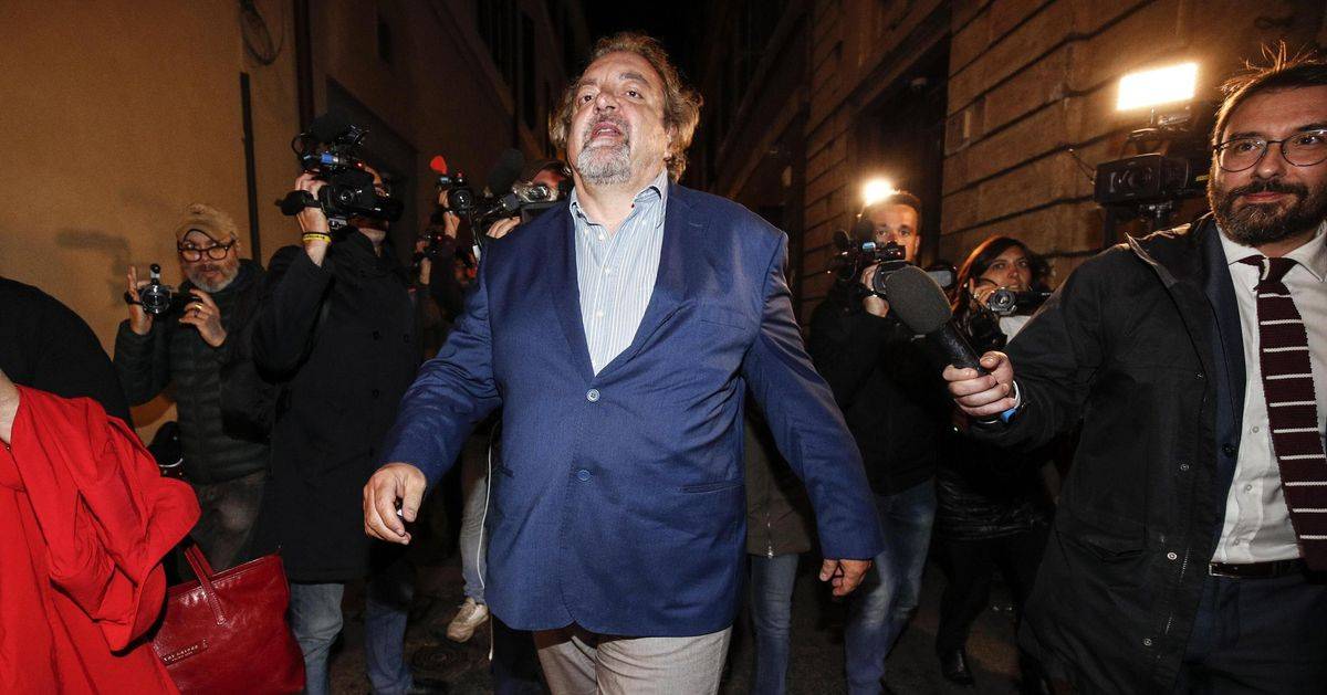 L'ex M5s Giarrusso ora "processa" Bonafede: "Dà il ministero al Pd..."