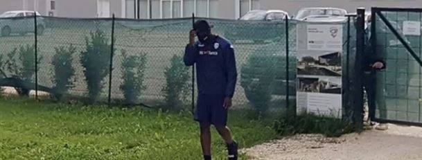 Balotelli si presenta all'allenamento: il Brescia non lo fa entrare