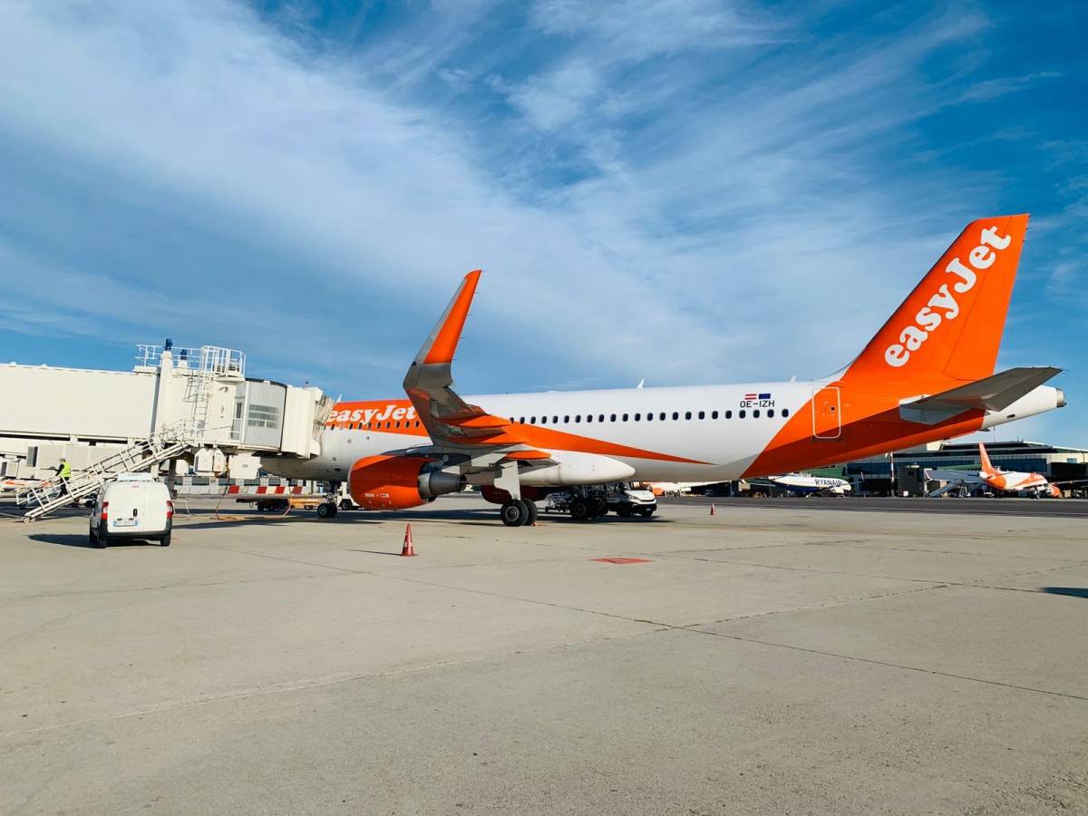 T1 di Malpensa, via ai decolli: alle 7 partito il volo easyJet da Milano per Lamezia Terme