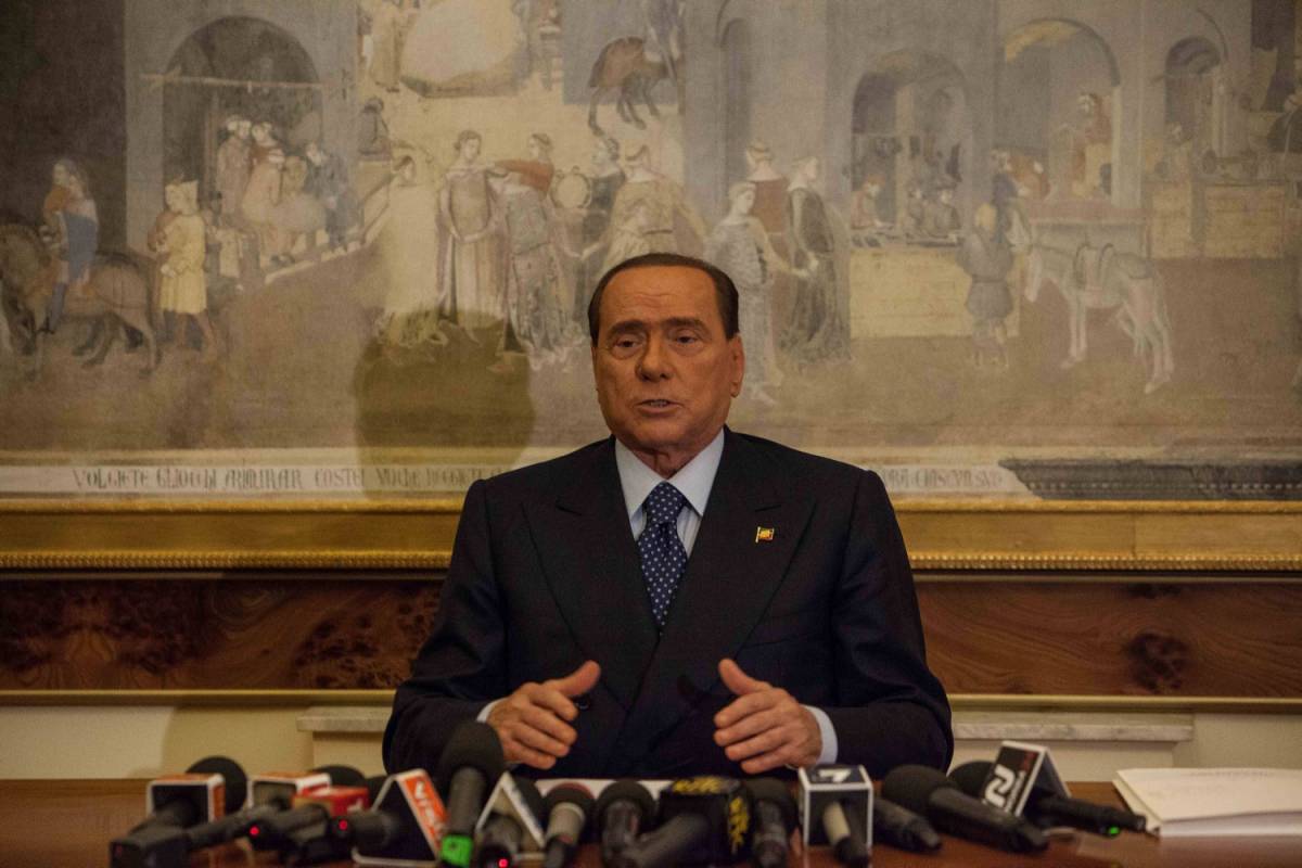 Berlusconi: "Non governeremo con le sinistre"