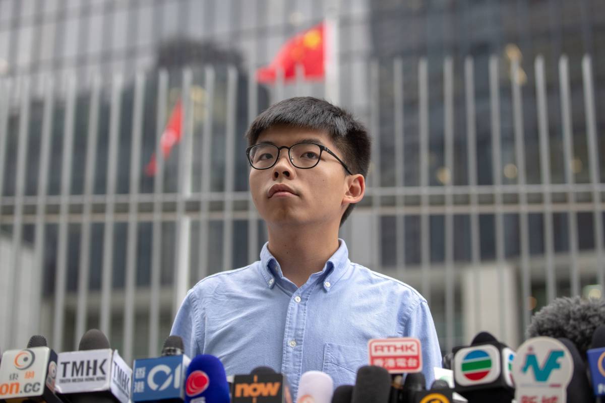 Joshua Wong rischia l'arresto e avverte l'Italia. "Hong Kong è la Berlino di questa Guerra fredda"