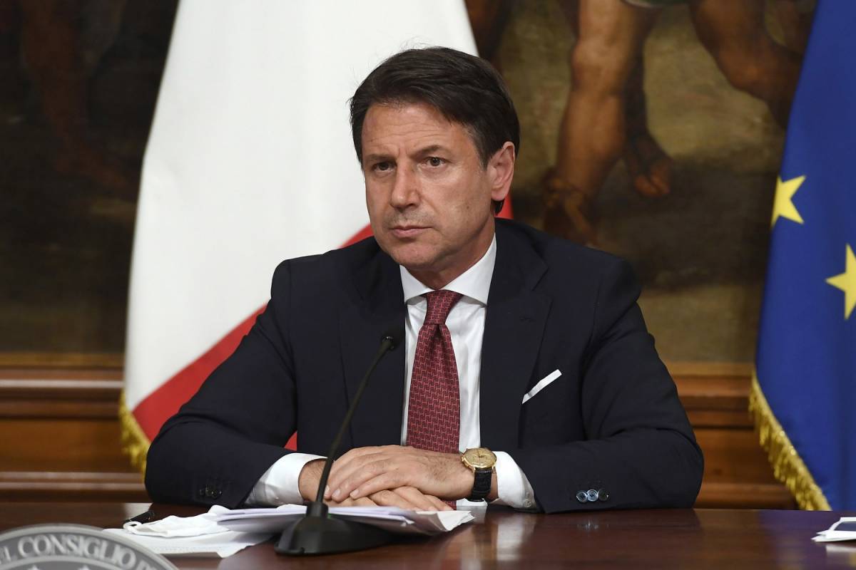 Il centrodestra inchioda Conte. L'ipotesi mozione di sfiducia