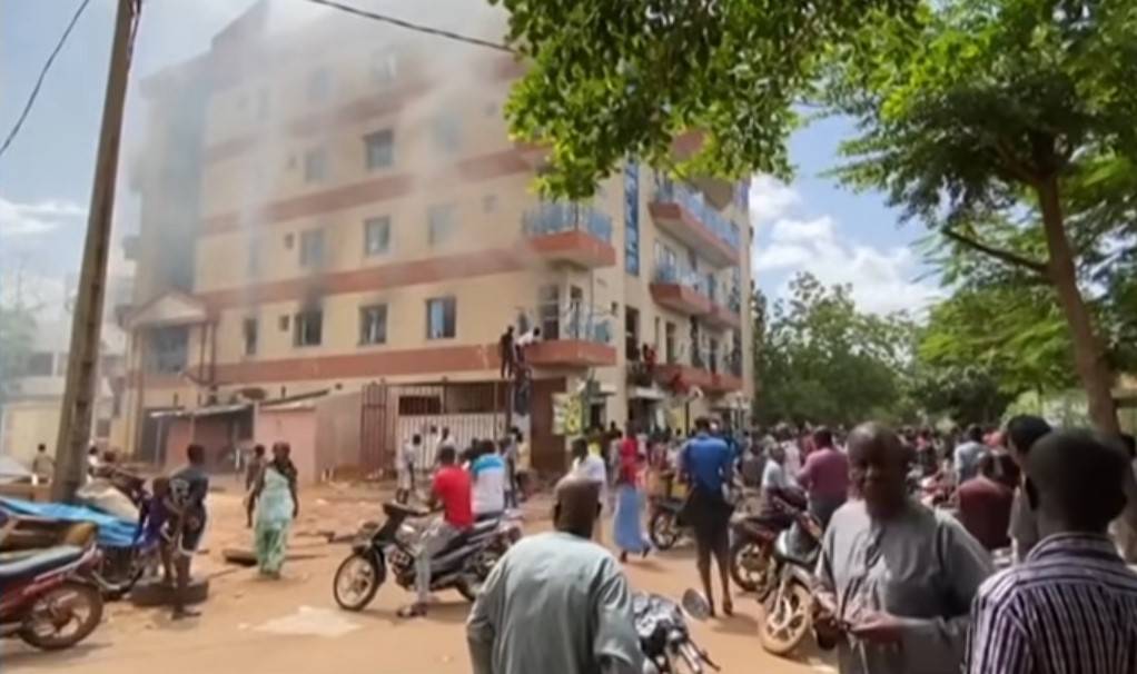 Colpo di stato in Mali, i militari ribelli: "Arrestati premier Cissé e presidente Keita"