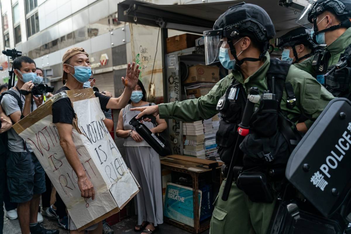Quasi 300 arresti a Hong Kong nel giorno del voto che non c'è