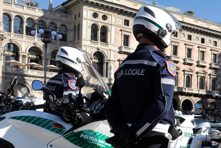 A Roma il caso dei 200 vigili no-mask «Anche noi in piazza contro le regole»