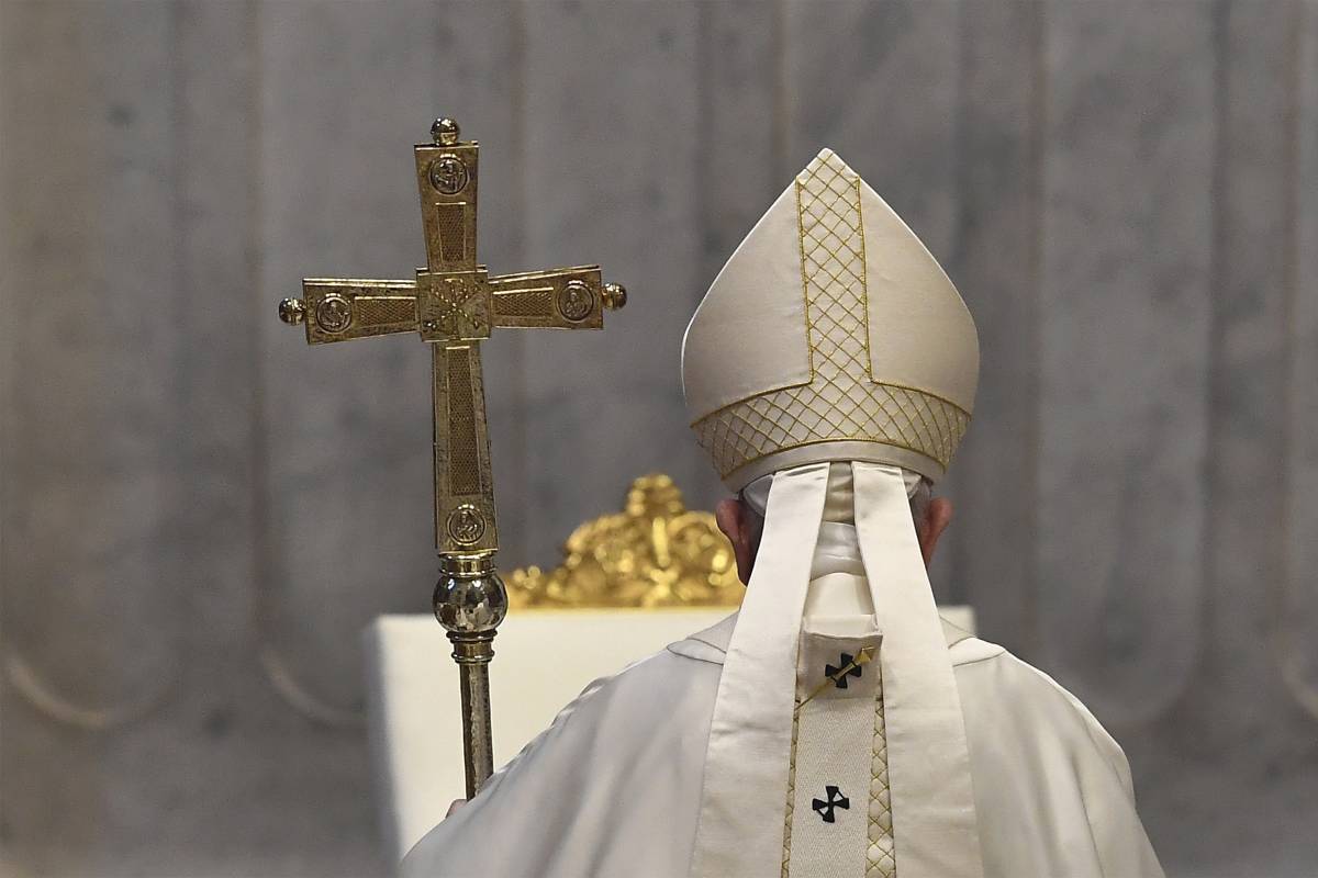 Schiaffo al Papa sulla tomba di San Francesco: la sua Enciclica svelata da un sito "contestatore"