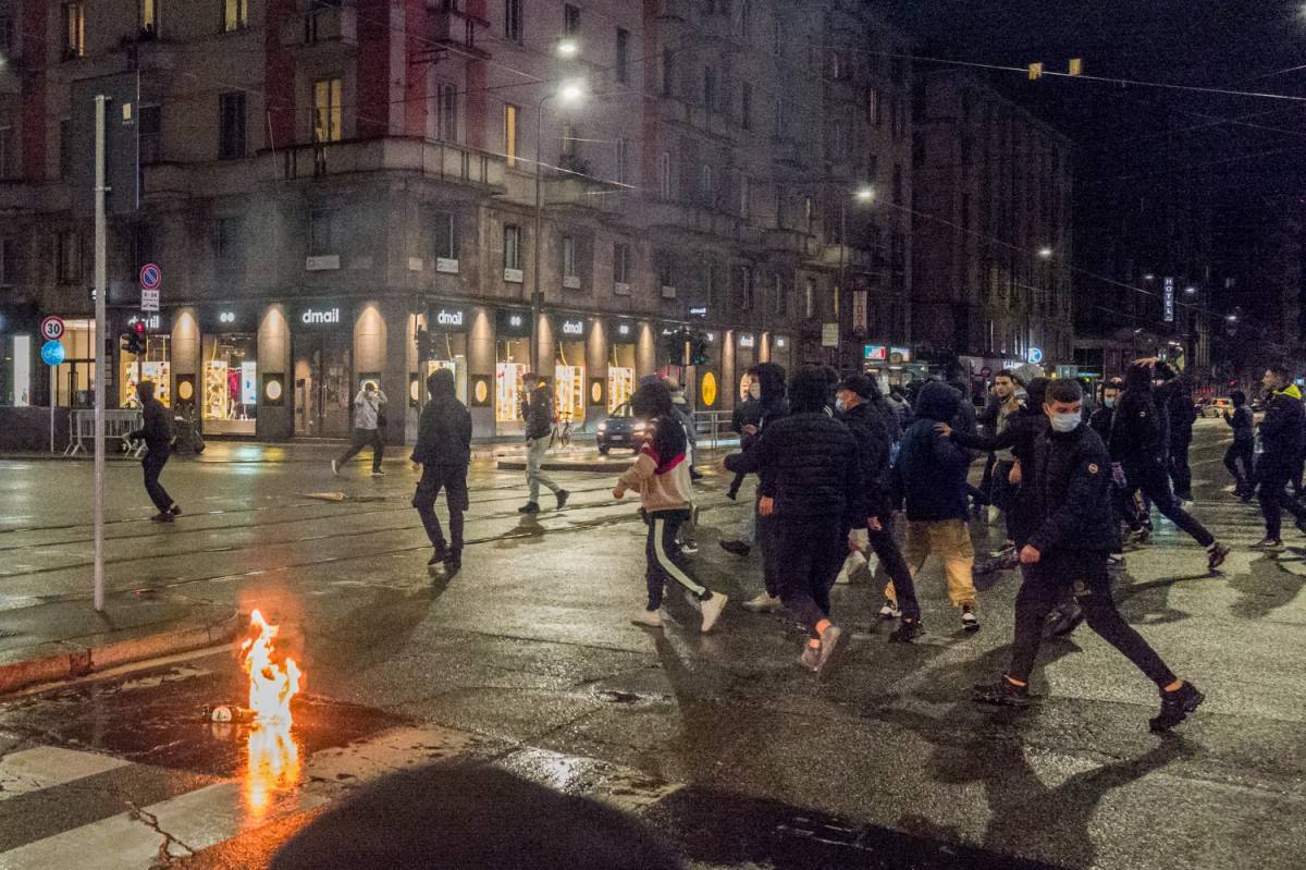 Guerriglia di Milano: la mano degli anarchici
