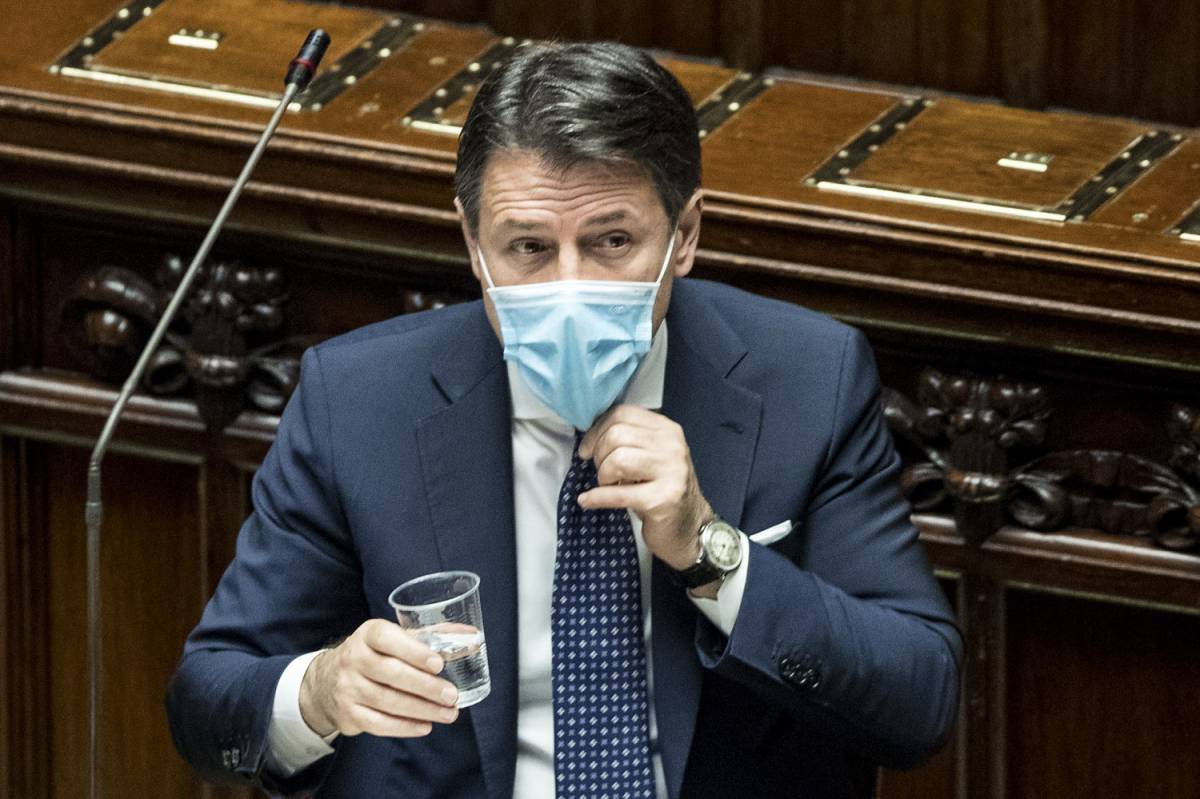 Lockdown, spunta la data: chiusure dal 9 novembre. E Renzi accelera la crisi.