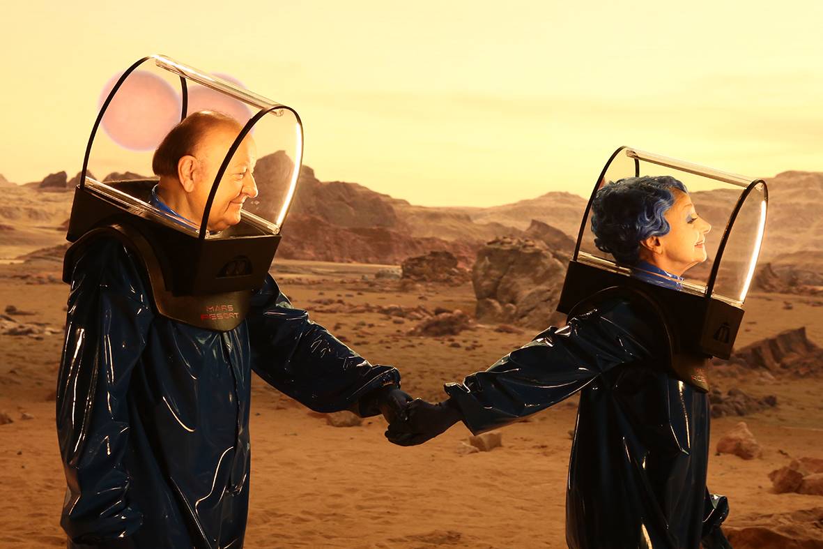 Il duo Boldi-De Sica va in vacanza su Marte per risate galattiche