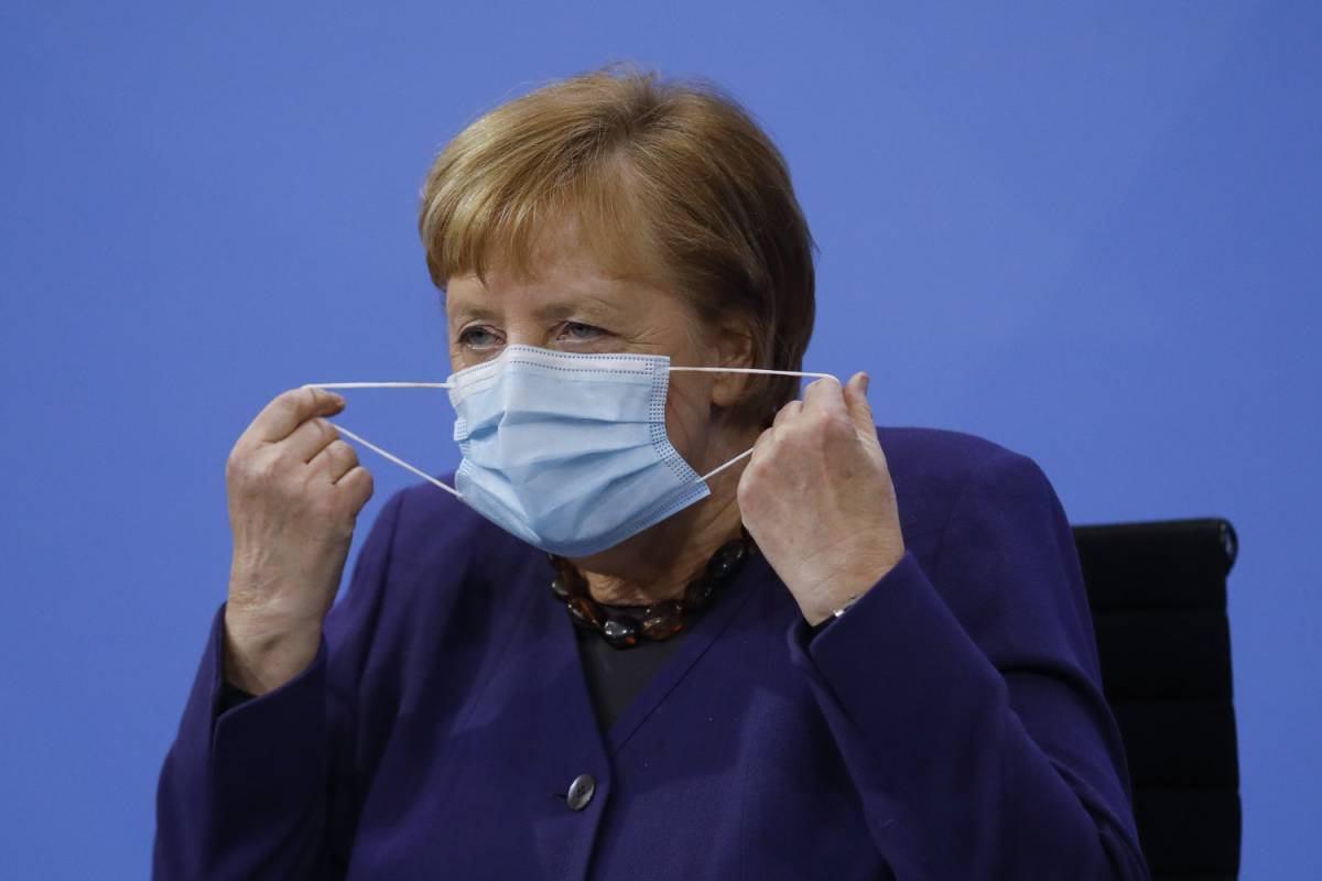 Germania, linea dura di Merkel: "Lockdown fino al 10 gennaio"