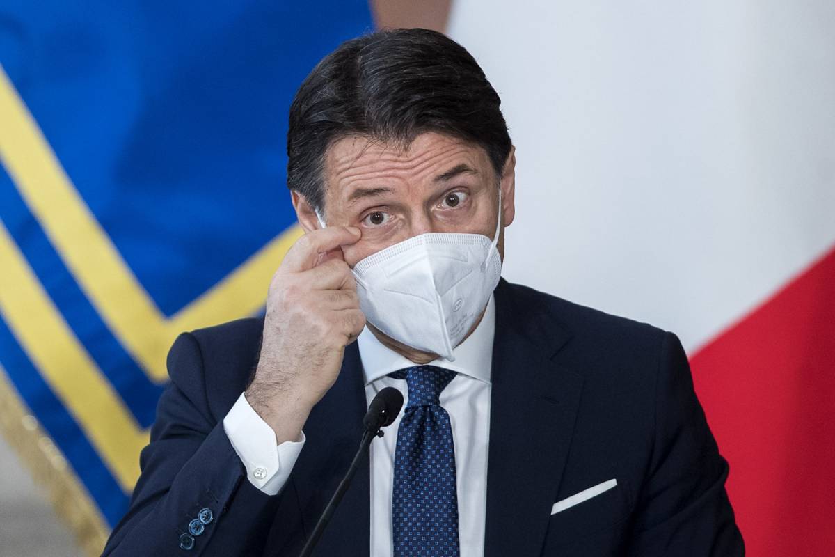 Giuseppe Conte non è sereno, ora ha paura di Renzi: "Non ne esco vivo"