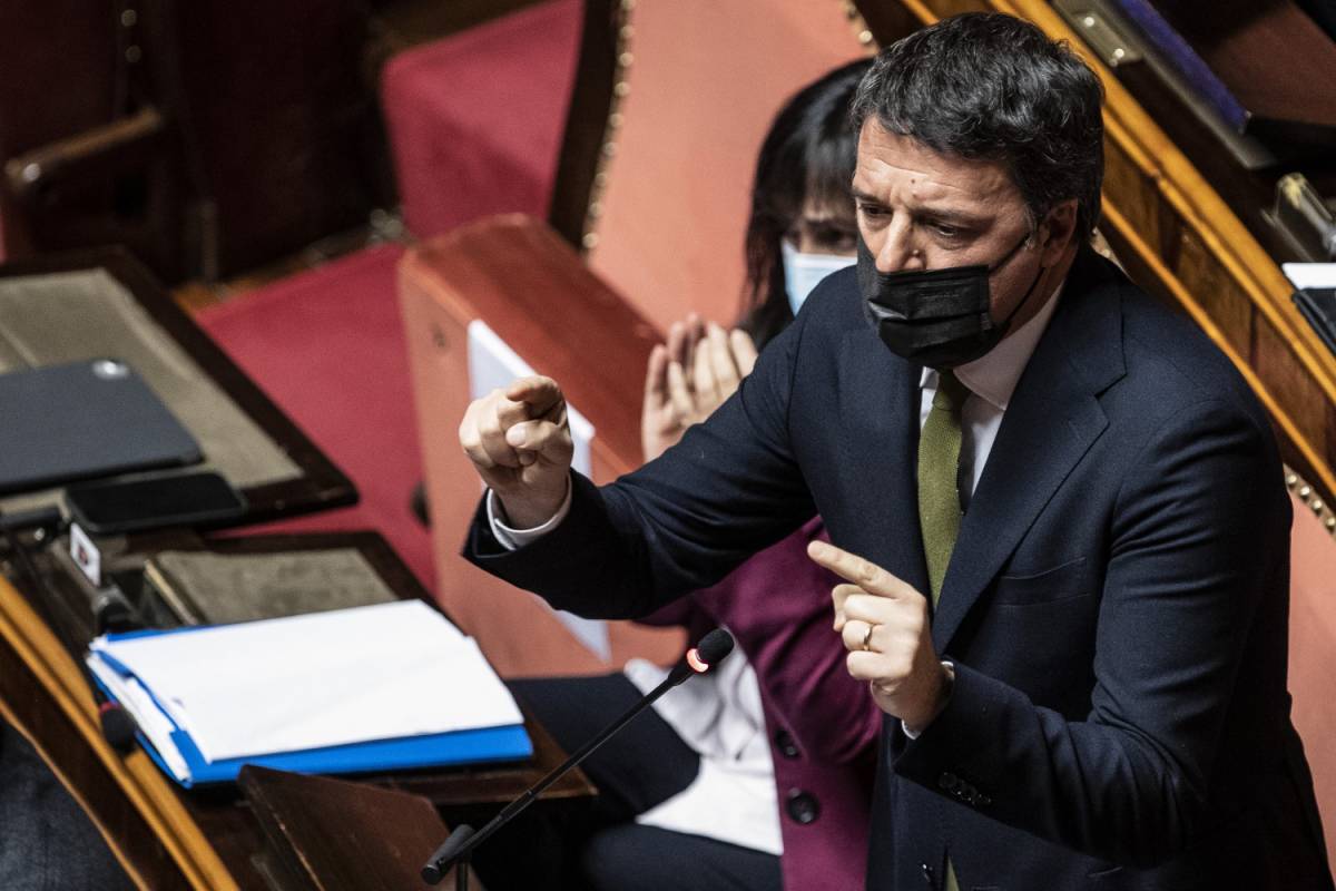 L'attacco di Renzi a Giuseppi: "Indecoroso mercato delle poltrone"